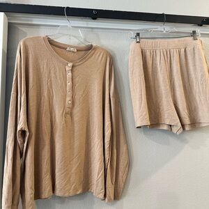 Lou & Grey Long Sleeve Top and Shorts Sleep Set in Camel/Tan